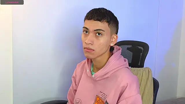 yulian vasquez online show from October 2025 12:22:02 PM