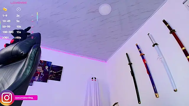 Snapshot of Nicorobinn chatting on October 2025 08:07:02 PM Nicorobinn online show from October 2025 08:07:02 PM