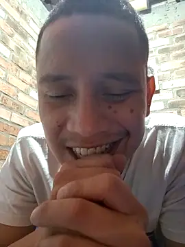 Snapshot of GaaraDiaz chatting on September 2025 04:16:02 AM GaaraDiaz online show from September 2025 04:16:02 AM