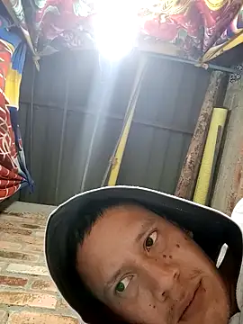 Snapshot of GaaraDiaz chatting on October 2025 06:14:01 AM GaaraDiaz online show from October 2025 06:14:01 AM