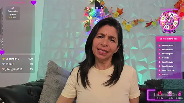 Snapshot of SabinaDeluxe_cg chatting on November 2025 12:32:01 AM SabinaDeluxe cg online show from November 2025 12:32:01 AM