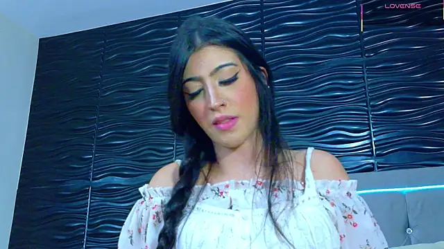 Ambar Bull online show from October 2025 01:40:02 PM