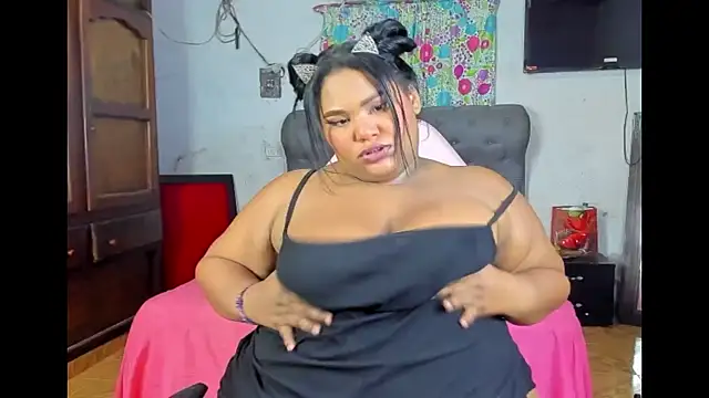 Snapshot of BigLaila chatting on September 2025 07:31:01 AM BigLaila online show from September 2025 07:31:01 AM