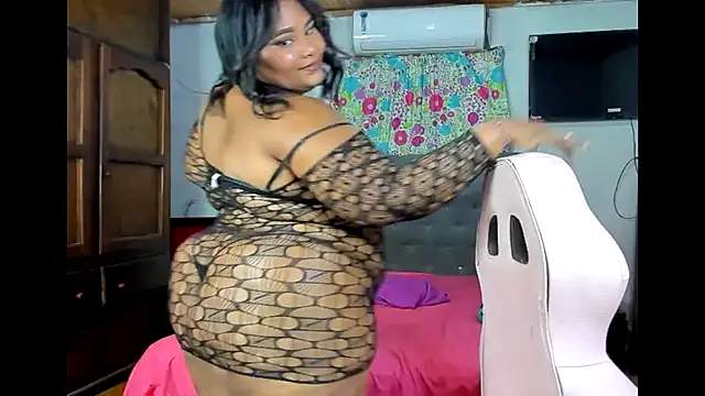 Snapshot of BigLaila chatting on September 2025 08:05:02 AM BigLaila online show from September 2025 08:05:02 AM