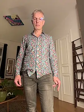 Snapshot of SexyLeon8 chatting on November 2025 10:29:02 PM SexyLeon8 online show from November 2025 10:29:02 PM