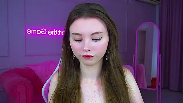 KeiraAsti online show from November 2025 06:08:01 PM