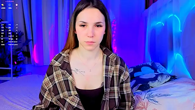 Snapshot of -CindyLou chatting on October 2025 08:42:01 PM -CindyLou online show from October 2025 08:42:01 PM