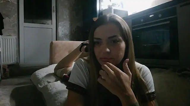 MoonChristie online show from September 2025 08:47:02 PM