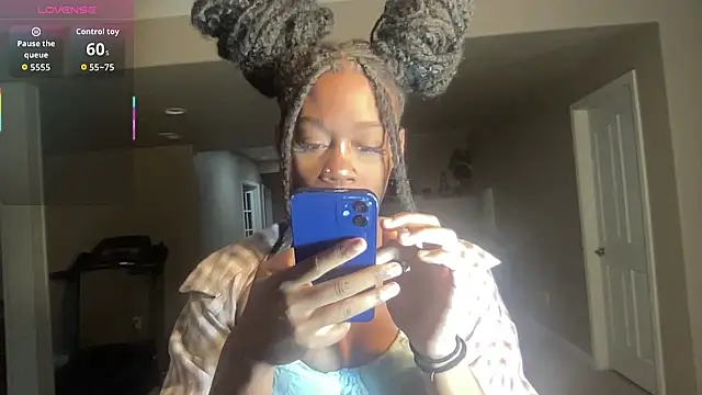 Snapshot of maskedgirl5005 chatting on September 2025 06:09:02 PM maskedgirl5005 online show from September 2025 06:09:02 PM