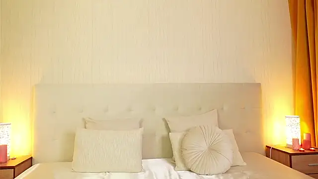 ZamphyraNightt online show from October 2025 09:37:01 PM