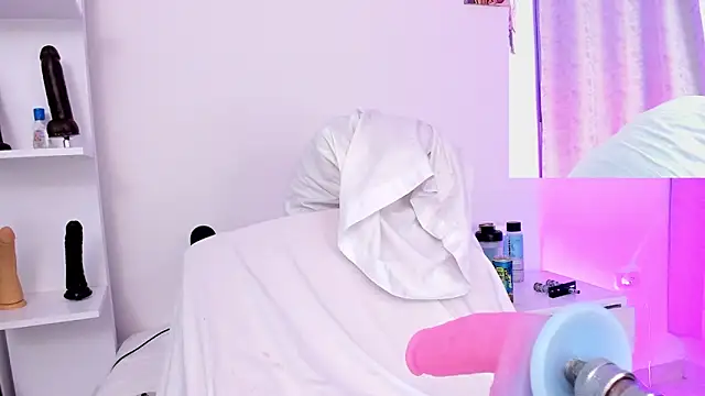 arynaughty20 online show from September 2025 02:44:02 PM