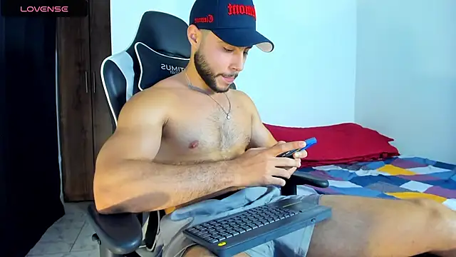 Snapshot of bryan_mugn chatting on October 2025 02:17:01 AM bryan mugn online show from October 2025 02:17:01 AM