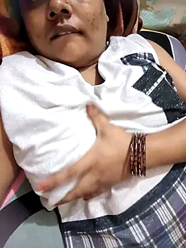 Snapshot of Cute_Amiya chatting on November 2025 02:57:01 AM Cute Amiya online show from November 2025 02:57:01 AM