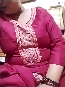 Snapshot of Cute_Amiya chatting on November 2025 07:29:02 AM Cute Amiya online show from November 2025 07:29:02 AM