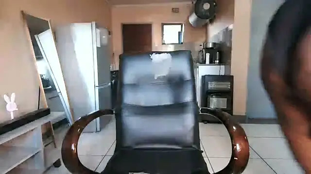 BusybooobsXXX3 online show from October 2025 04:12:01 AM