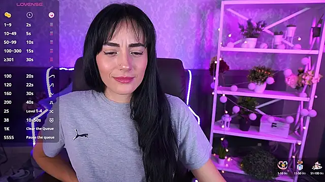 Snapshot of EviLune chatting on October 2025 06:23:02 AM EviLune online show from October 2025 06:23:02 AM