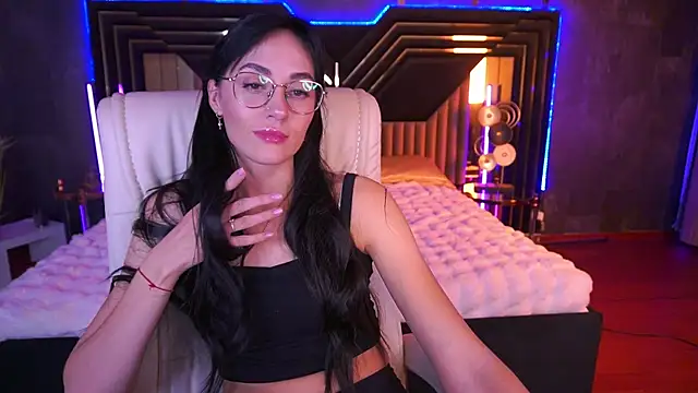 Snapshot of EviLune chatting on November 2025 09:04:02 PM EviLune online show from November 2025 09:04:02 PM