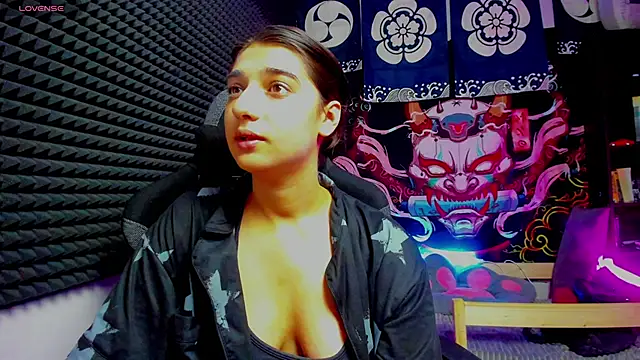 Elfy Rare  online show from September 2025 03:03:02 PM