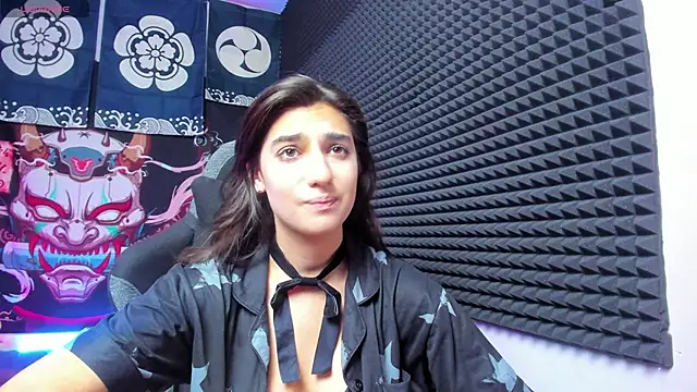 Elfy Rare  online show from October 2025 12:27:01 PM