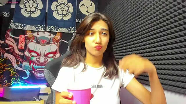 Elfy Rare  online show from October 2025 10:47:02 AM