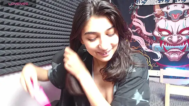 Elfy Rare  online show from November 2025 01:55:01 PM