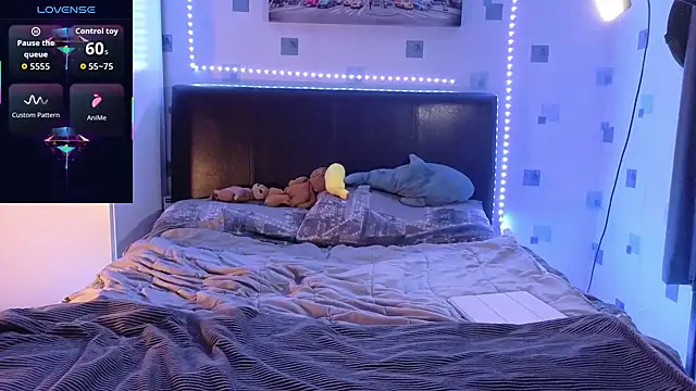 luciferdaroyale online show from October 2025 10:33:01 PM