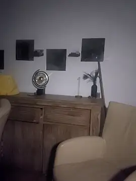 Foxy-Milfy online show from October 2025 01:04:02 AM