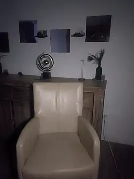 Foxy-Milfy online show from October 2025 01:49:01 AM