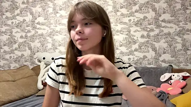 CoralinaEastoy online show from September 2025 09:05:02 PM