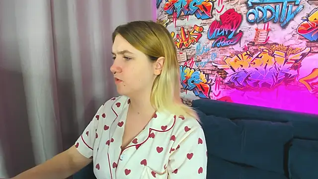 Julia Jips online show from September 2025 12:10:01 AM