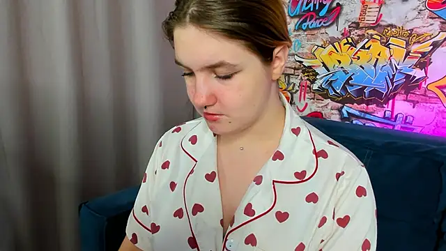 Julia Jips online show from September 2025 12:04:01 AM