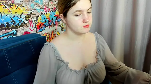 Julia Jips online show from October 2025 01:06:02 AM