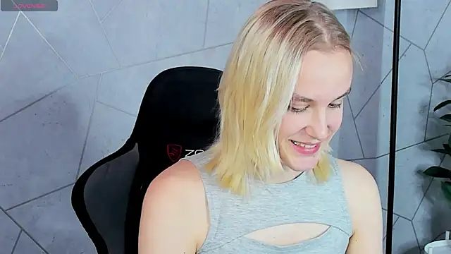 Carolin Miller online show from October 2025 06:14:02 AM