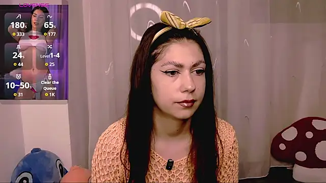 Snapshot of M1kaylaRaven chatting on October 2025 03:37:02 AM M1kaylaRaven online show from October 2025 03:37:02 AM