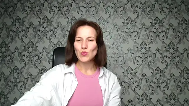 Snapshot of Kelly_Kisss chatting on November 2025 12:27:02 PM Kelly Kisss online show from November 2025 12:27:02 PM