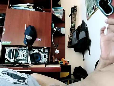 Snapshot of cachos2025 chatting on November 2025 06:50:02 PM cachos2025 online show from November 2025 06:50:02 PM