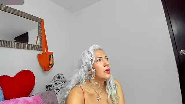 Snapshot of marilyn70 chatting on October 2025 10:45:02 PM marilyn70 online show from October 2025 10:45:02 PM