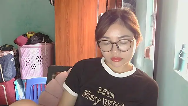 Uhem112 online show from October 2025 02:32:01 AM