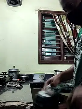 Snapshot of papukurty chatting on September 2025 01:38:01 PM papukurty online show from September 2025 01:38:01 PM