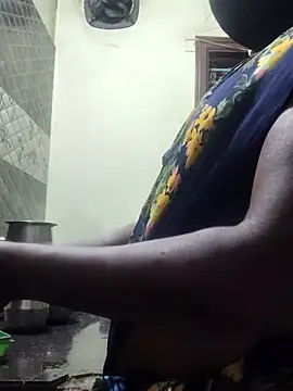 Snapshot of papukurty chatting on September 2025 02:00:01 PM papukurty online show from September 2025 02:00:01 PM