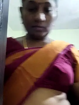 Snapshot of papukurty chatting on October 2025 05:46:01 AM papukurty online show from October 2025 05:46:01 AM