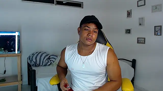 Snapshot of Lnieto244 chatting on November 2025 05:07:02 AM Lnieto244 online show from November 2025 05:07:02 AM