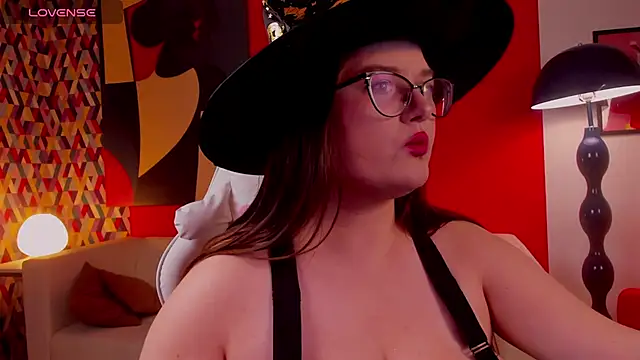 Snapshot of HelenDanvers chatting on October 2025 09:41:01 AM HelenDanvers online show from October 2025 09:41:01 AM