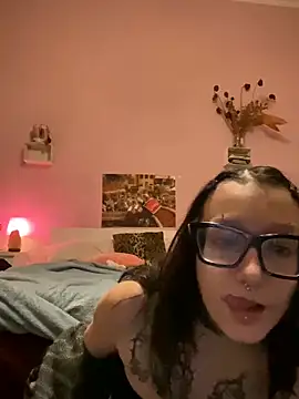 Snapshot of severingratty chatting on October 2025 08:07:01 PM severingratty online show from October 2025 08:07:01 PM