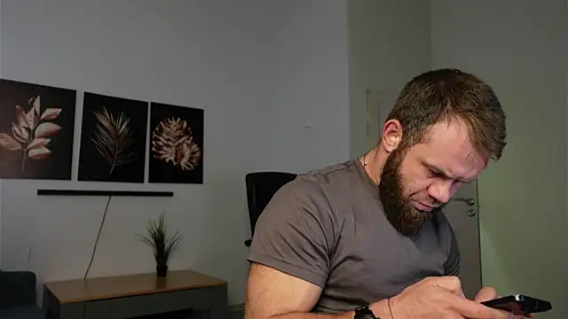 Snapshot of Stewart_Barnz chatting on October 2025 06:00:01 AM Stewart Barnz online show from October 2025 06:00:01 AM