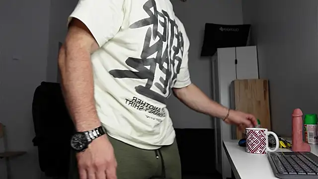 Snapshot of Stewart_Barnz chatting on October 2025 12:56:02 PM Stewart Barnz online show from October 2025 12:56:02 PM