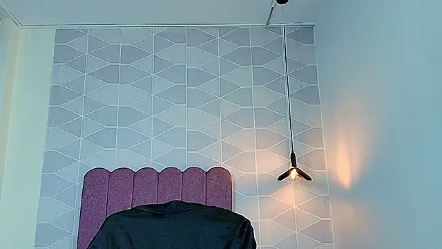 Aly Loving online show from November 2025 08:08:01 PM