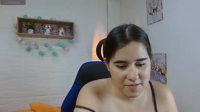 tulunaroja online show from October 2025 07:54:02 PM