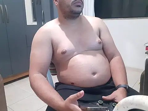 Snapshot of Urso_Nerd chatting on October 2025 03:36:01 AM Urso Nerd online show from October 2025 03:36:01 AM