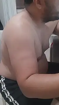 Snapshot of Urso_Nerd chatting on October 2025 04:20:02 PM Urso Nerd online show from October 2025 04:20:02 PM